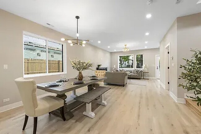 Building Photo - 5901 W Erie St