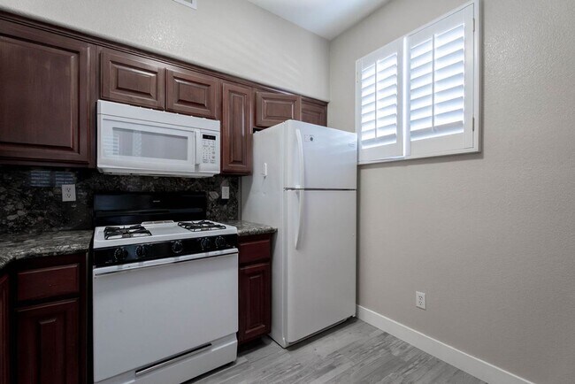 Building Photo - 9050 W Warm Springs Rd