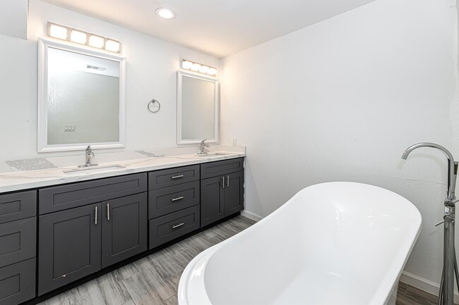 Building Photo - 5026 Alvarado BndBEDROOM 2C - 721751