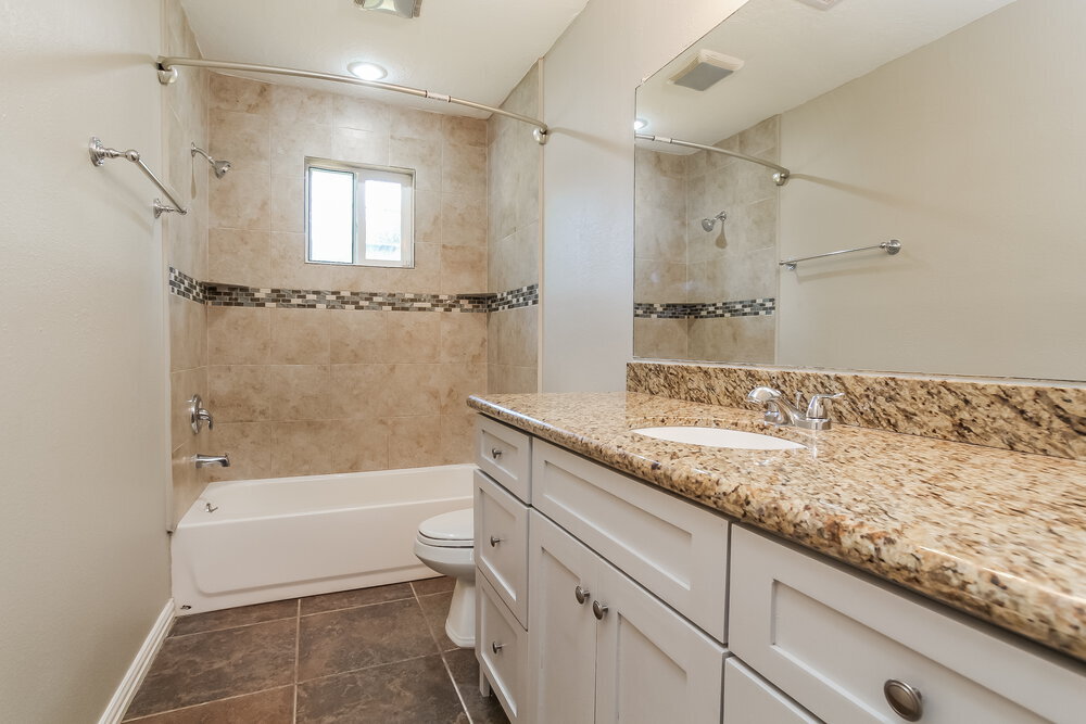Building Photo - 10806 Clear Fork Dr
