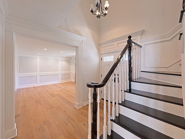 Building Photo - 5463 Katherine