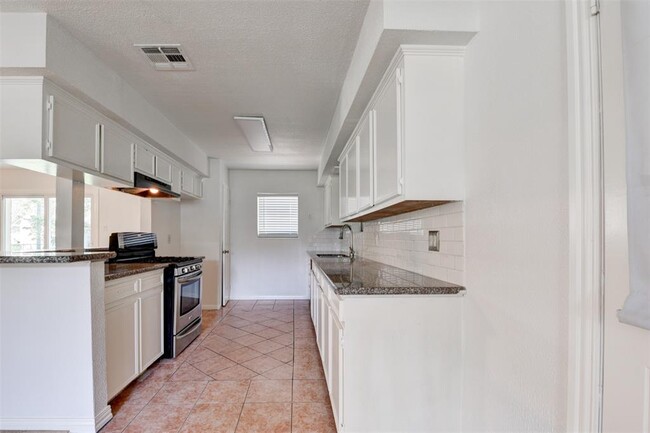 Building Photo - 219 Schley St