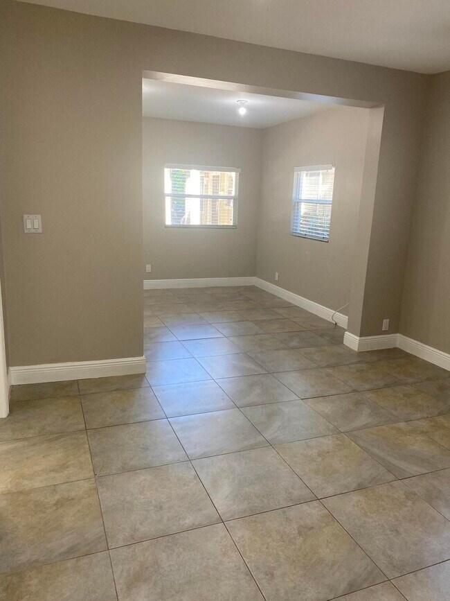 Building Photo - 508 57th St