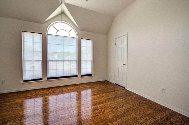 Building Photo - 8317 Pommel Dr