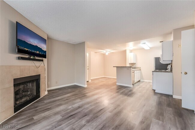 Building Photo - 2200 S Fort Apache Rd