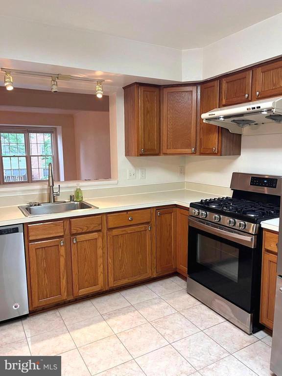 Building Photo - 5144 Woodfield Dr