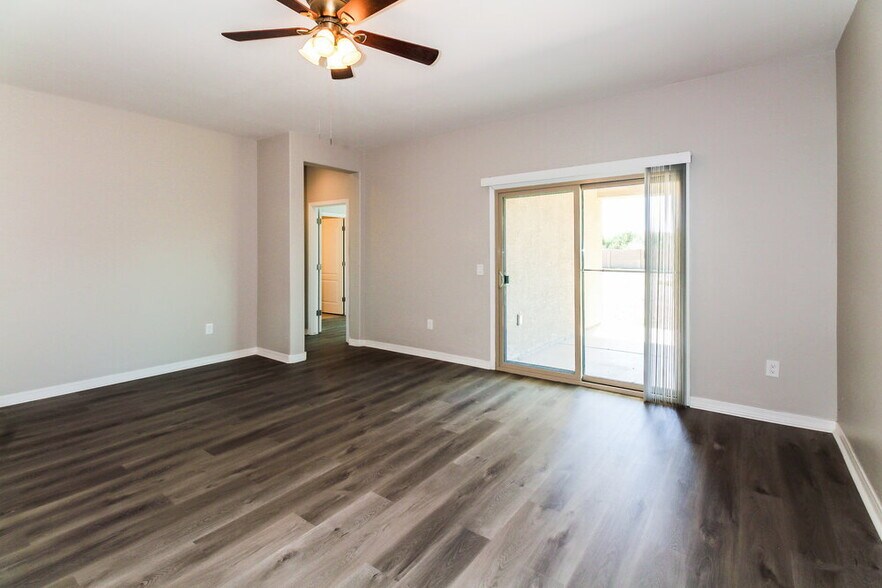 Building Photo - 8231 W Razorbill Dr