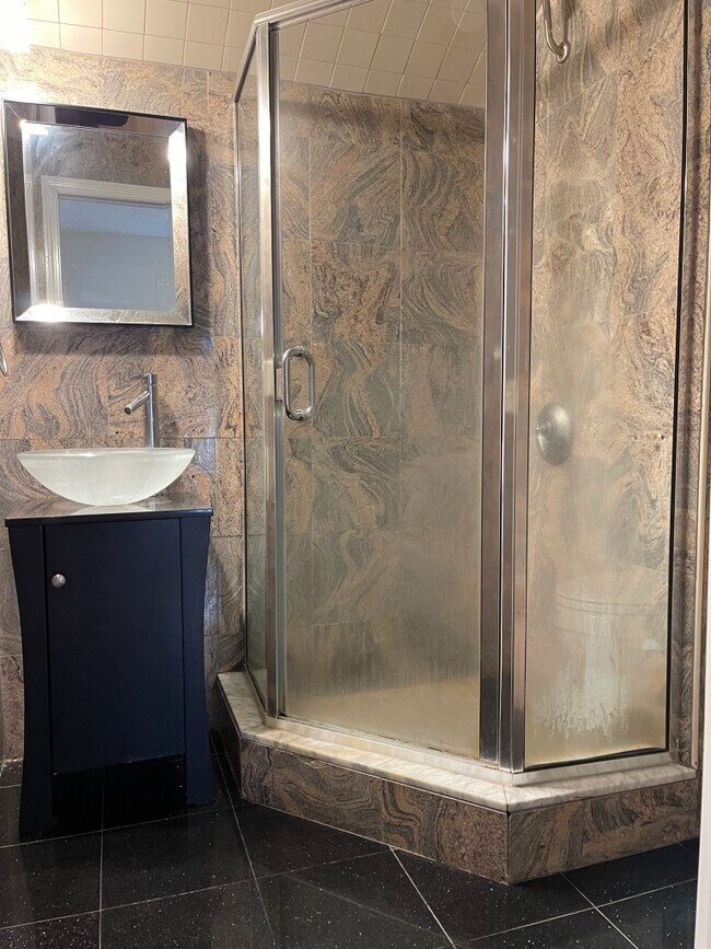 Building Photo - 218 Newbury St