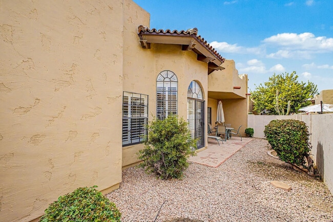 Building Photo - 7955 E Chaparral Rd
