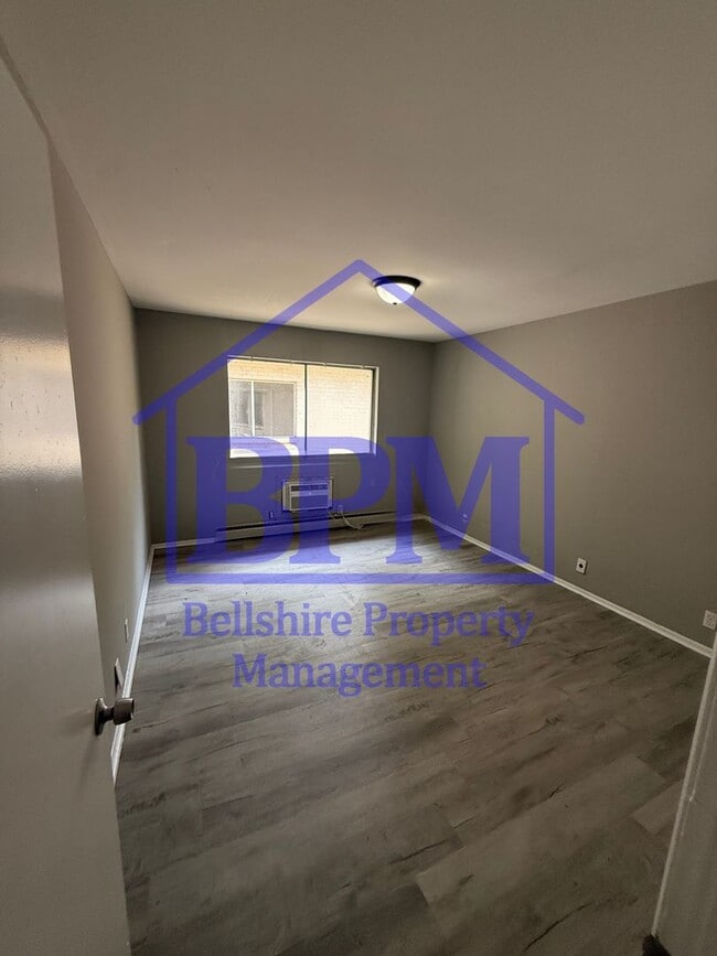 Building Photo - Budget-Friendly 2 Bed, 1 Bath Apartment – ...