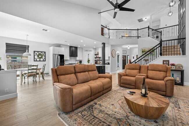 Building Photo - 208 Arrezo Ln