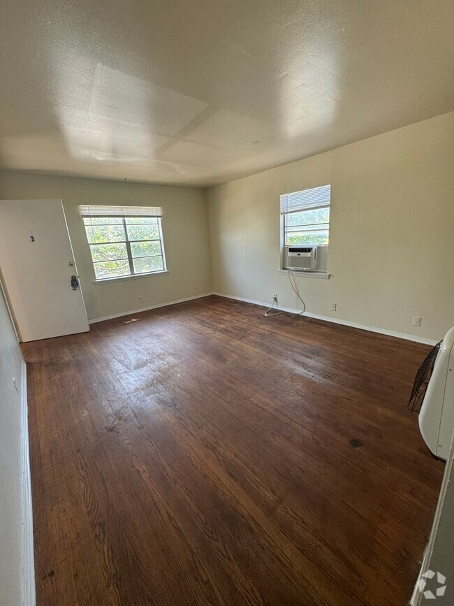 Building Photo - 1108 Neff St