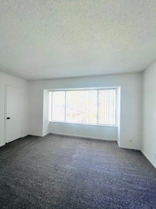 Building Photo - Todd Ranch Condo Welcome to the Todd Ranch Condo, 3-bedroom, 2-bathroom home located in the vibra...