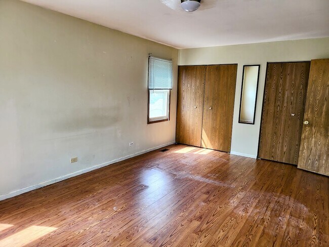 Building Photo - 719 Radnor Dr