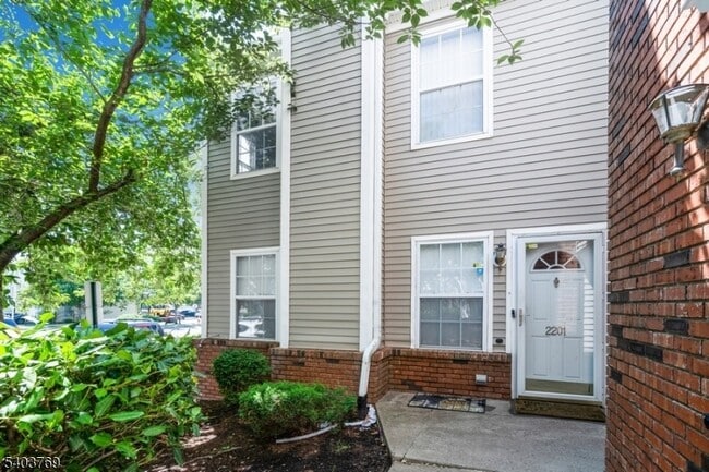 Building Photo - 2201 Timber Ridge Ct