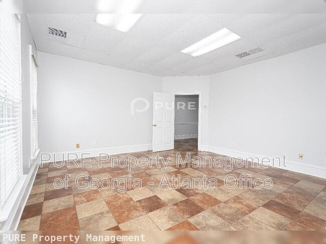 Building Photo - 7175 Jonesboro Rd