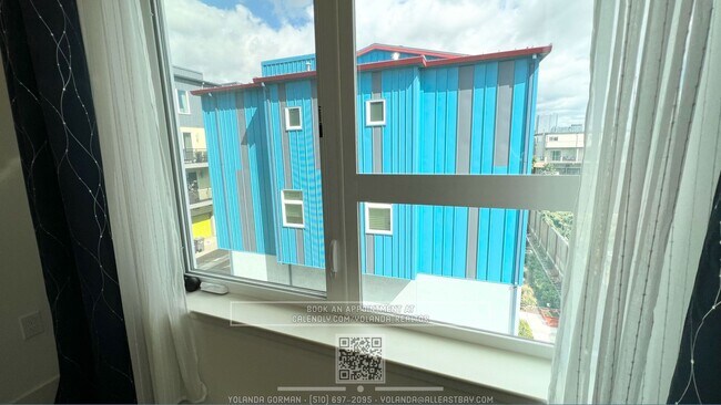 Building Photo - Modern Style and Sophistication, 2 En-Suite BR, 2.5 BA Townhouse with EV charging