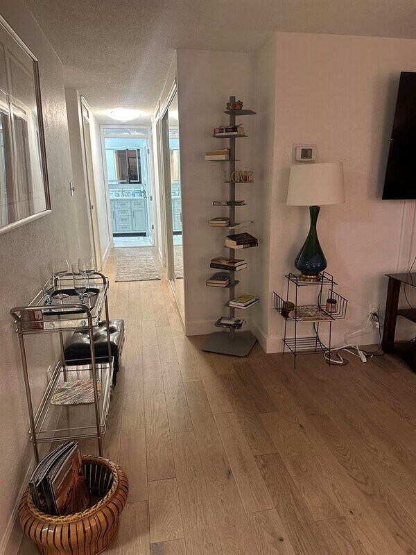 Building Photo - 1155 Ash St.