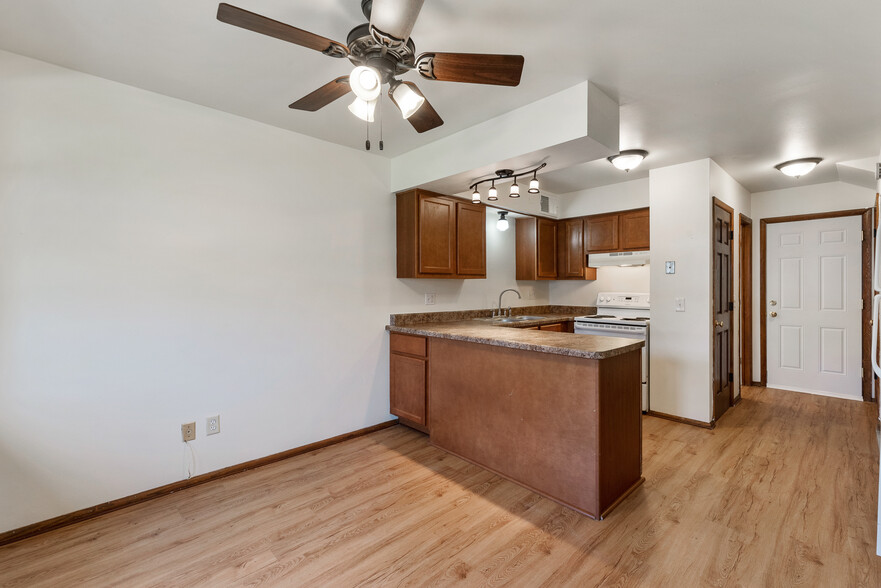 Primary Photo - 5247 N Mohawk Ave