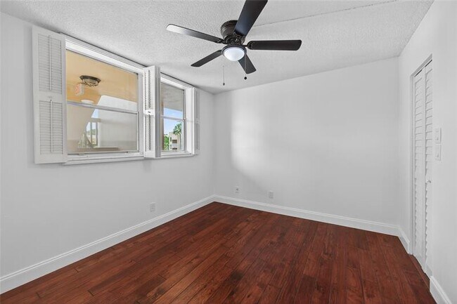 Building Photo - 6070 NW 64th Ave
