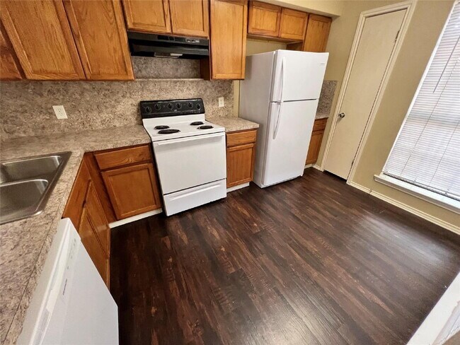 Building Photo - 9601 Forest