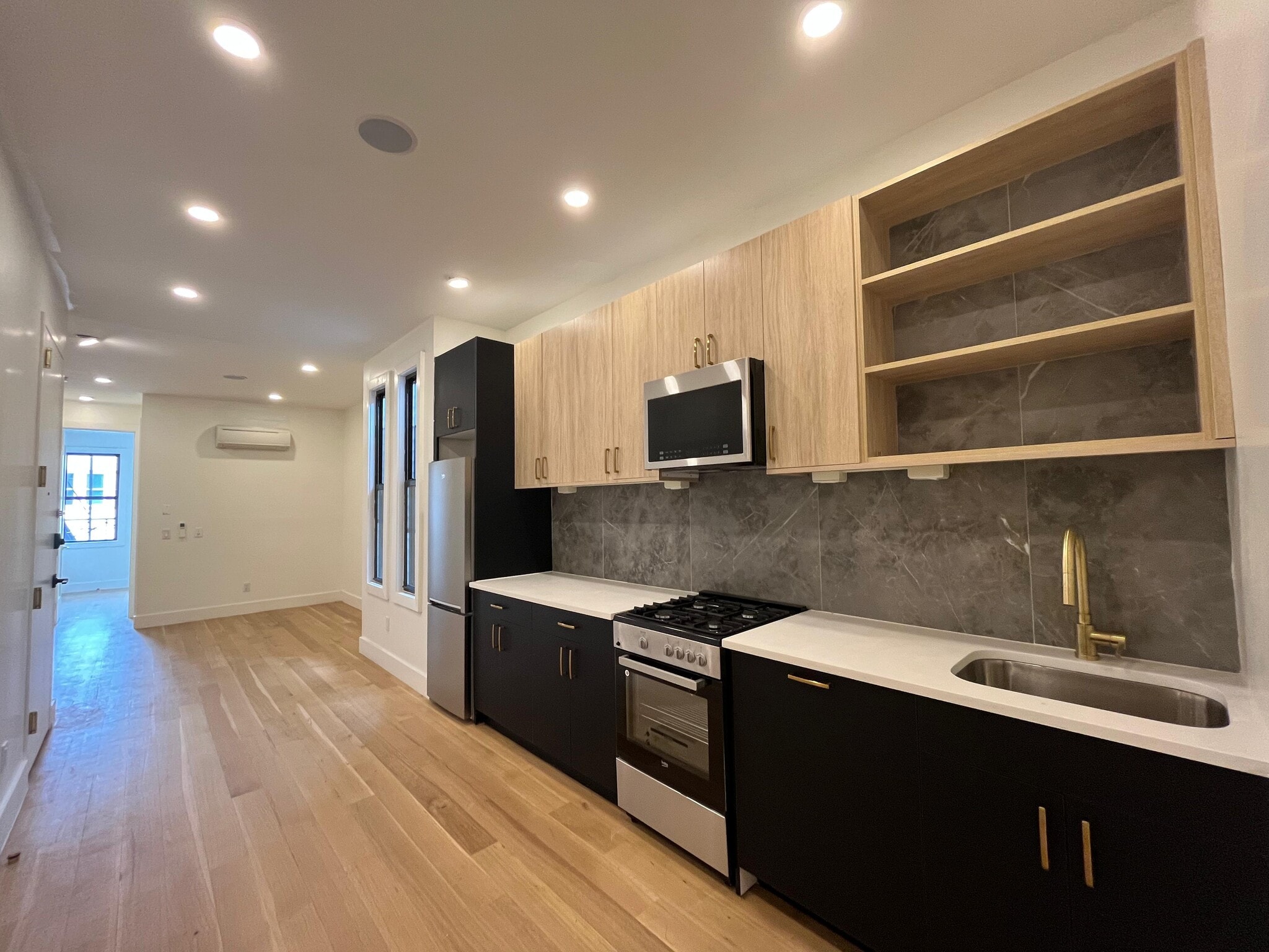 Building Photo - 51 Grace St