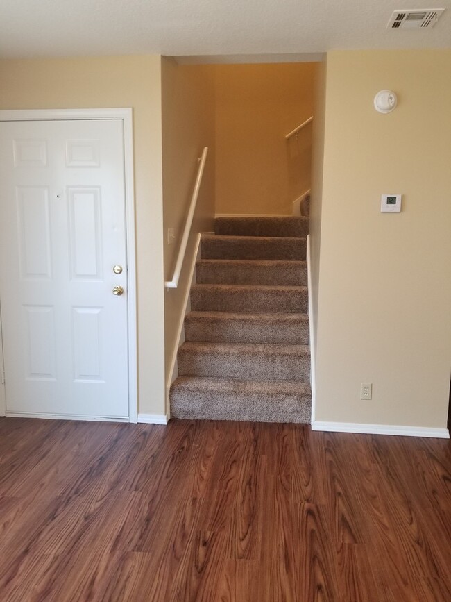 Building Photo - Townhome with a fireplace