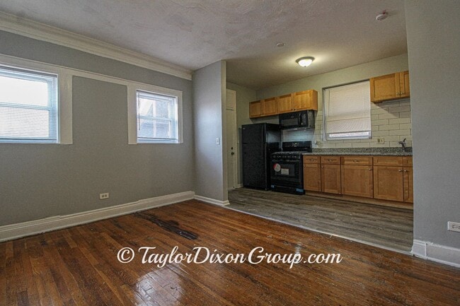 Building Photo - 6607 S Greenwood Ave