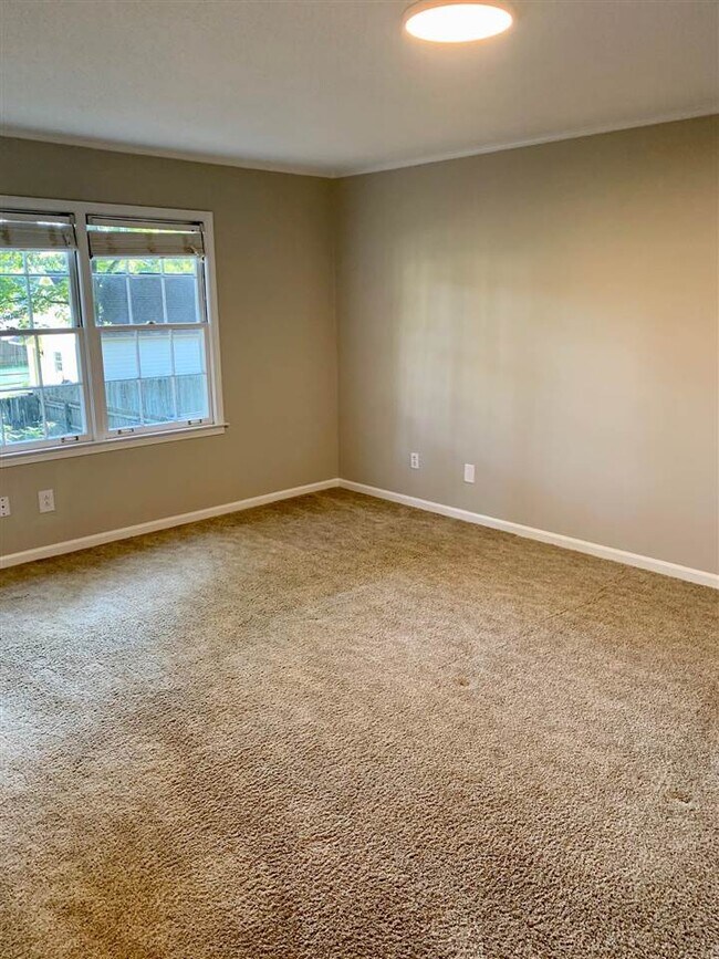 Building Photo - 8105 Savannah Way