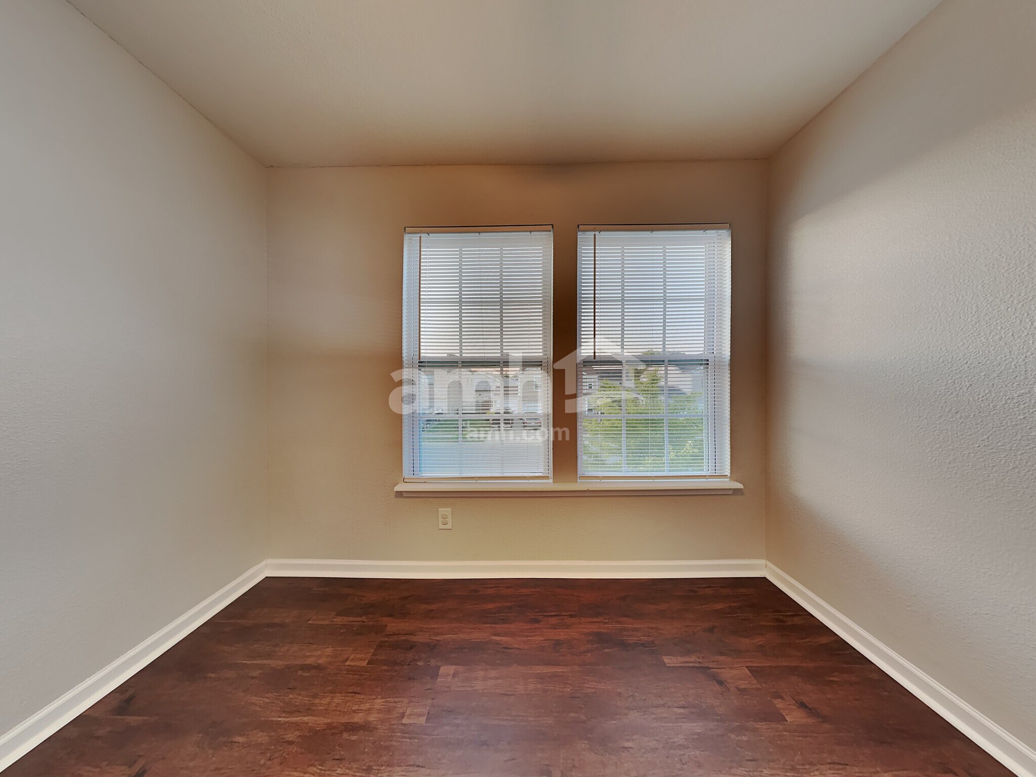 Building Photo - 1141 Central Park Dr