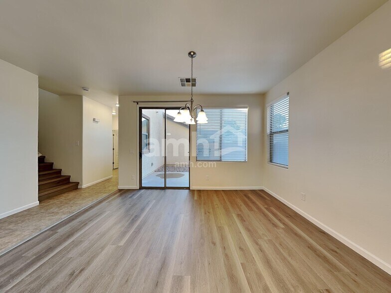 Building Photo - 2930 S Cole Dr