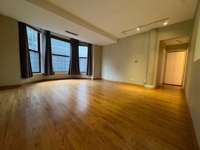 Building Photo - 431 S Dearborn St