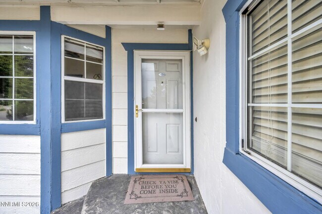 Building Photo - 17575 Parrot Dr