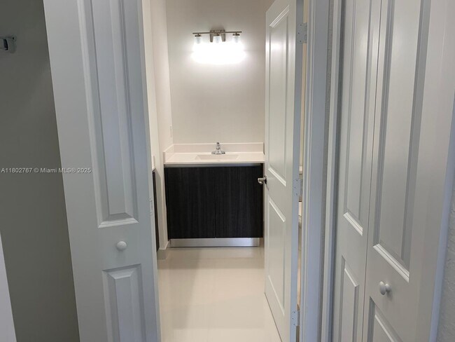 Building Photo - 510 SW 91st Pl