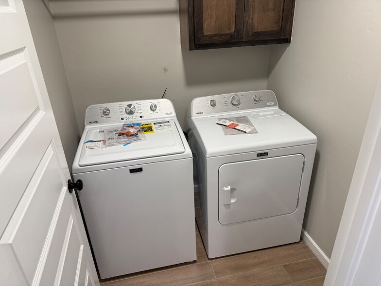 Building Photo - 6413 SE 84th St