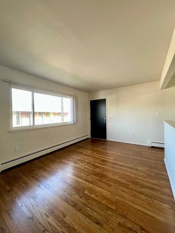 Building Photo - 560 Harrison Blvd