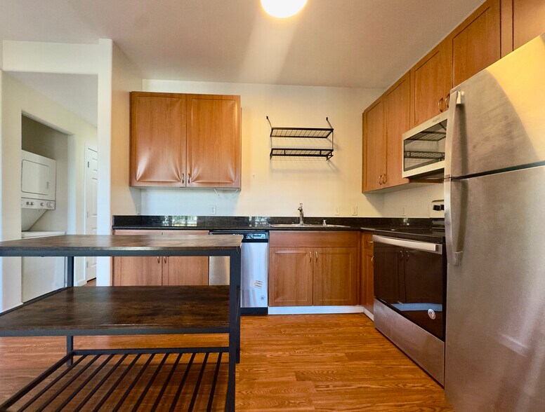 Building Photo - 1121 40th St