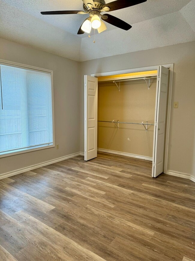 Building Photo - 8202 Raleigh Ave