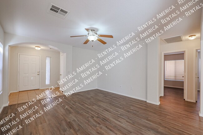 Building Photo - 13421 W Keim Dr