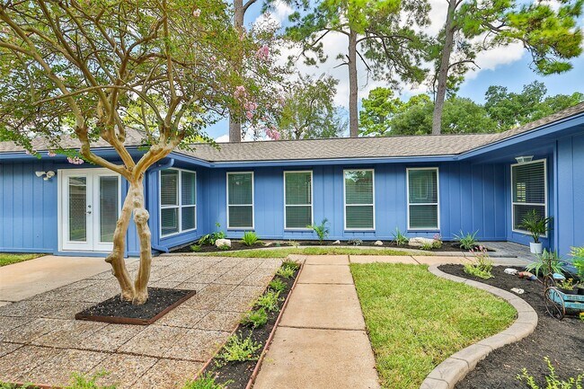 Building Photo - 12410 Pantano Drive