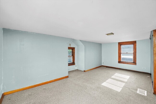 Building Photo - 2230 W 24th St