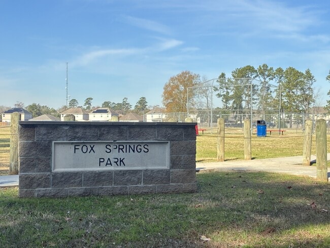 Building Photo - 2427 Halstead Dr