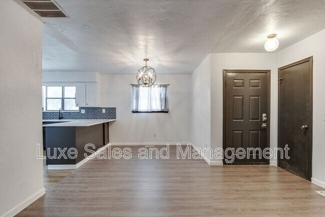 Building Photo - 612 NW 139th St