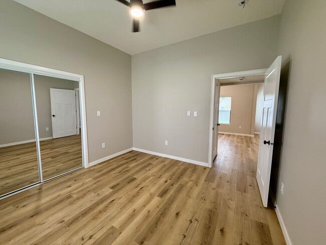 Building Photo - 1025 N 6th St