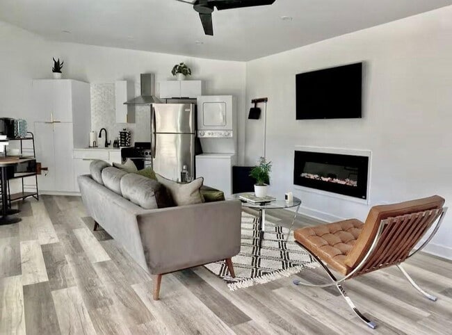 Building Photo - 3229 Kingsdale Dr SW
