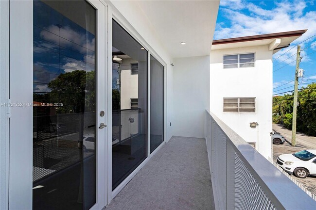 Building Photo - 4432 W Flagler St