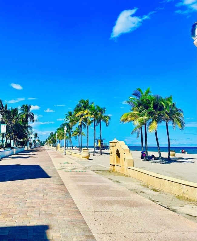 Building Photo - 3111 N Ocean Dr