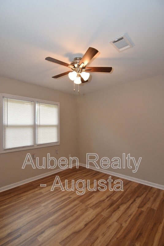 Building Photo - 1928 Wylie Dr