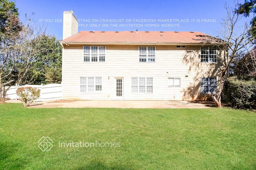 Building Photo - 1418 Fall River Dr