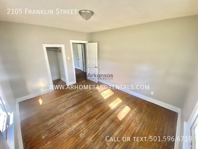 Building Photo - 2105 Franklin St